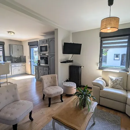 Moderne Avec Jardin Clos, 4 Chambres, Et Proche Stations De - - Fr-1-589-652 *