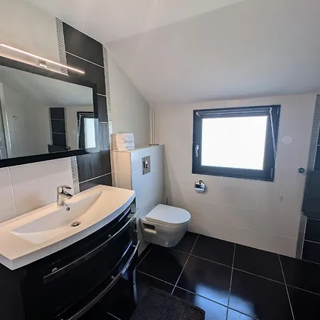 Vakantiehuis Moderne Avec Jardin Clos, 4 Chambres, Et Proche Stations De - - Fr-1-589-652 *