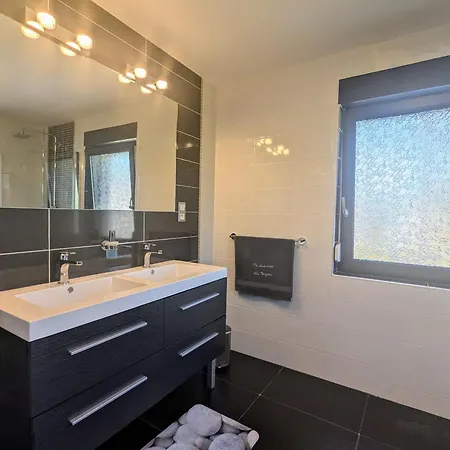 Moderne Avec Jardin Clos, 4 Chambres, Et Proche Stations De - - Fr-1-589-652