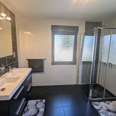 Moderne Avec Jardin Clos, 4 Chambres, Et Proche Stations De - - Fr-1-589-652 Vakantiehuis